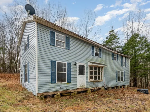 6112 King Robert Ln, Westmoreland, TN 37186