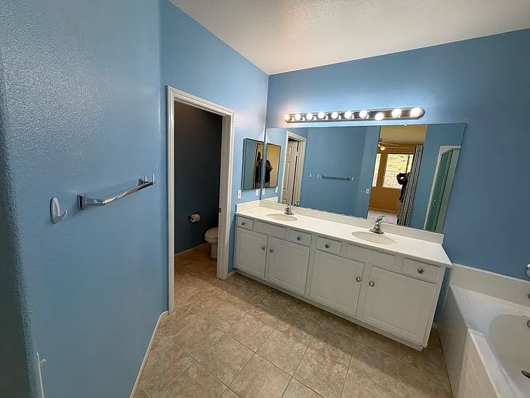 5552 Las Brisas Ter — Photo 14