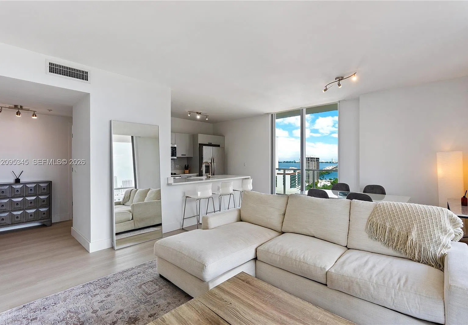 Two Midtown Miami Condo — Photo 3