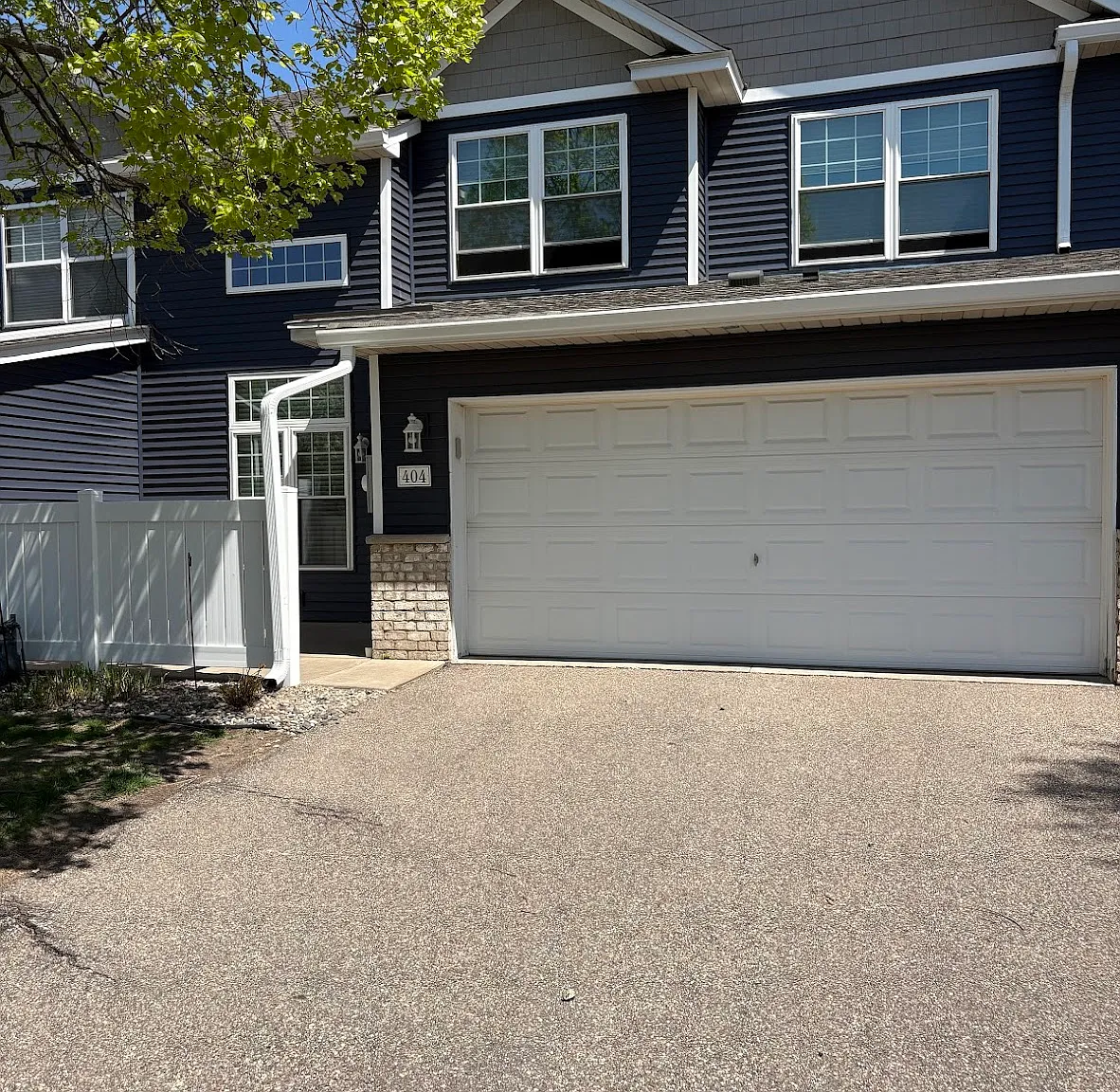 Hickory Ln N, Oakdale — Photo 2