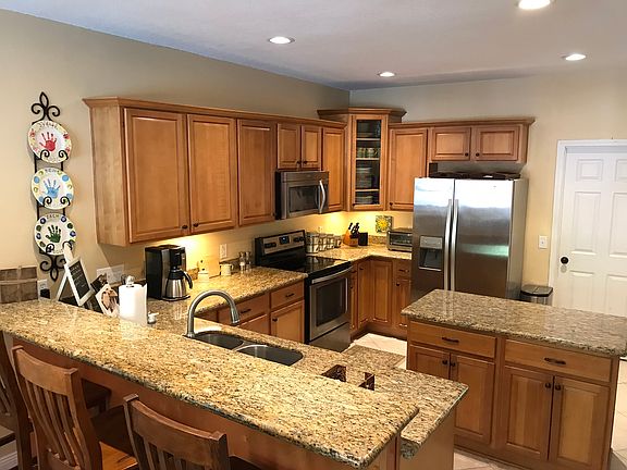 2nd image of 1529 Coral Ln
