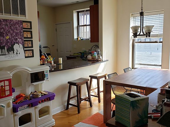 5th image of 1654 W Farwell Ave APT 3J