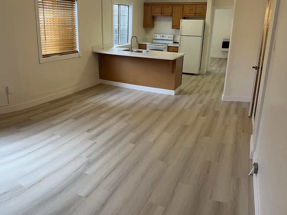 2nd image of 5754 Melrose Ave #5754