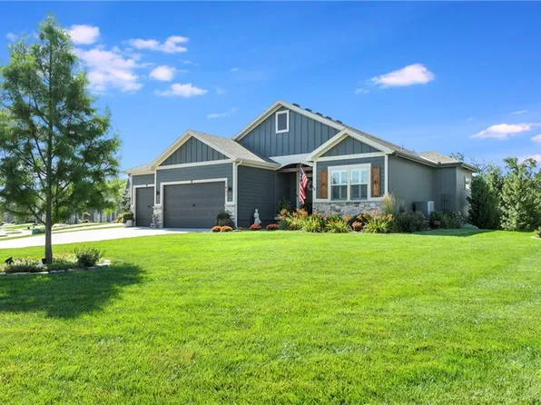 1837 SW Blackstone Ct, Lees Summit, MO 64082