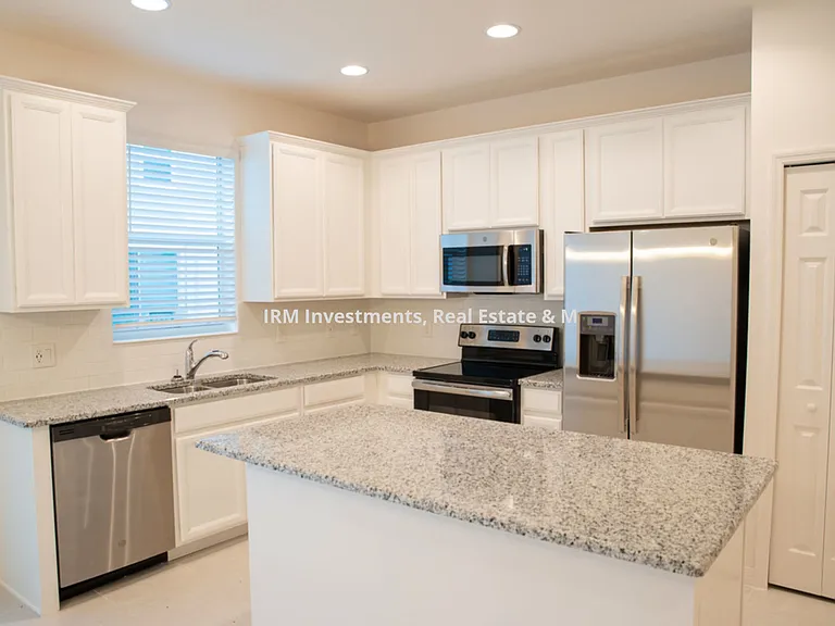 4729 Cliveden Loop — Photo 3