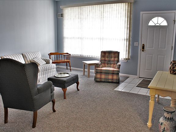 3rd image of 15 Sunnybrook Ln #100C