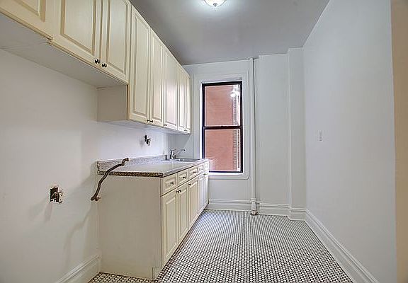 4th image of 511 W 169th St APT 23