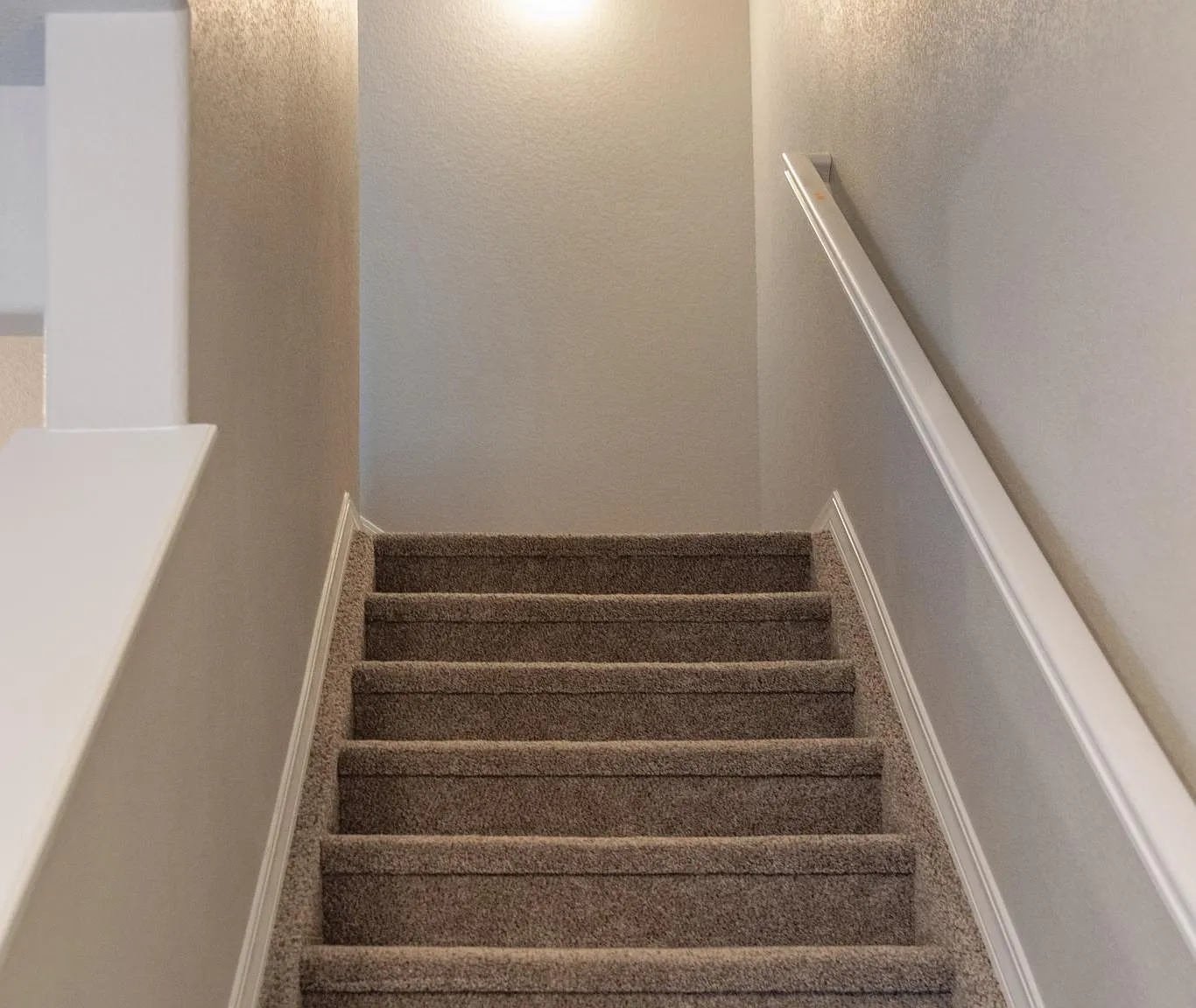 3 bed, 2305 sqft, $2,450 — Photo 4