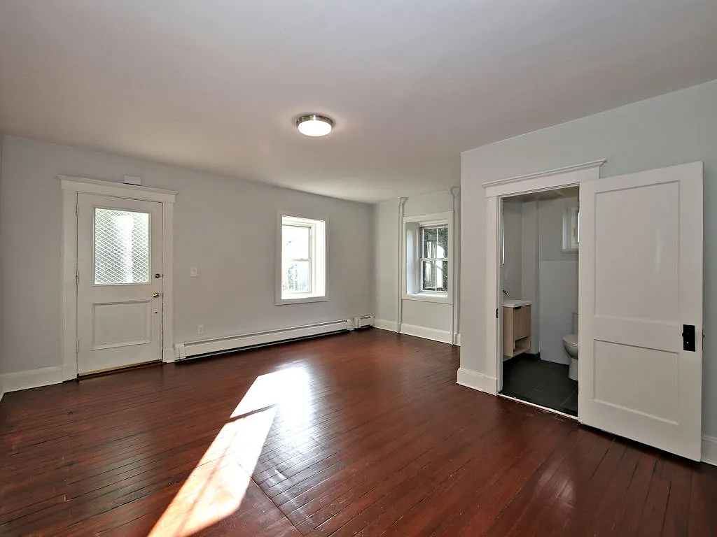 Apartment for Rent — Photo 4