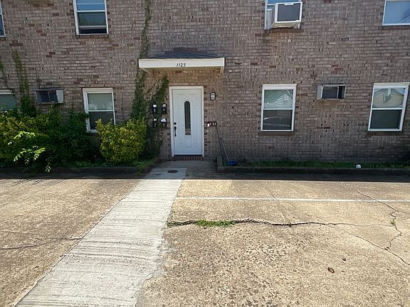 2nd image of 1125 Meads Rd Unit B
