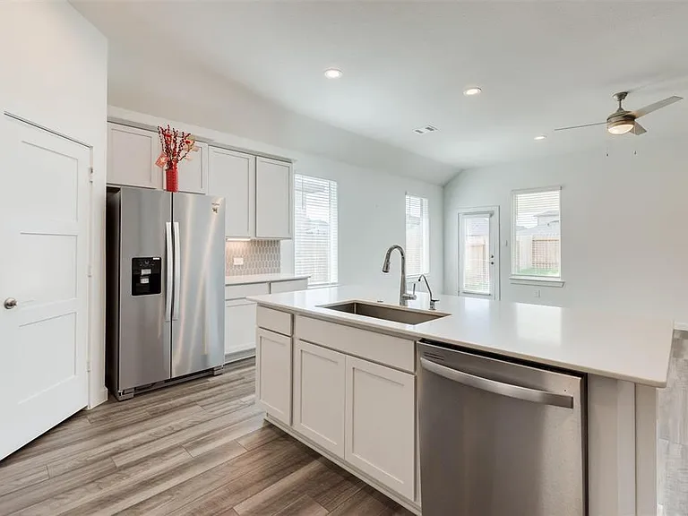 22606 Ginosa Trl — Photo 16