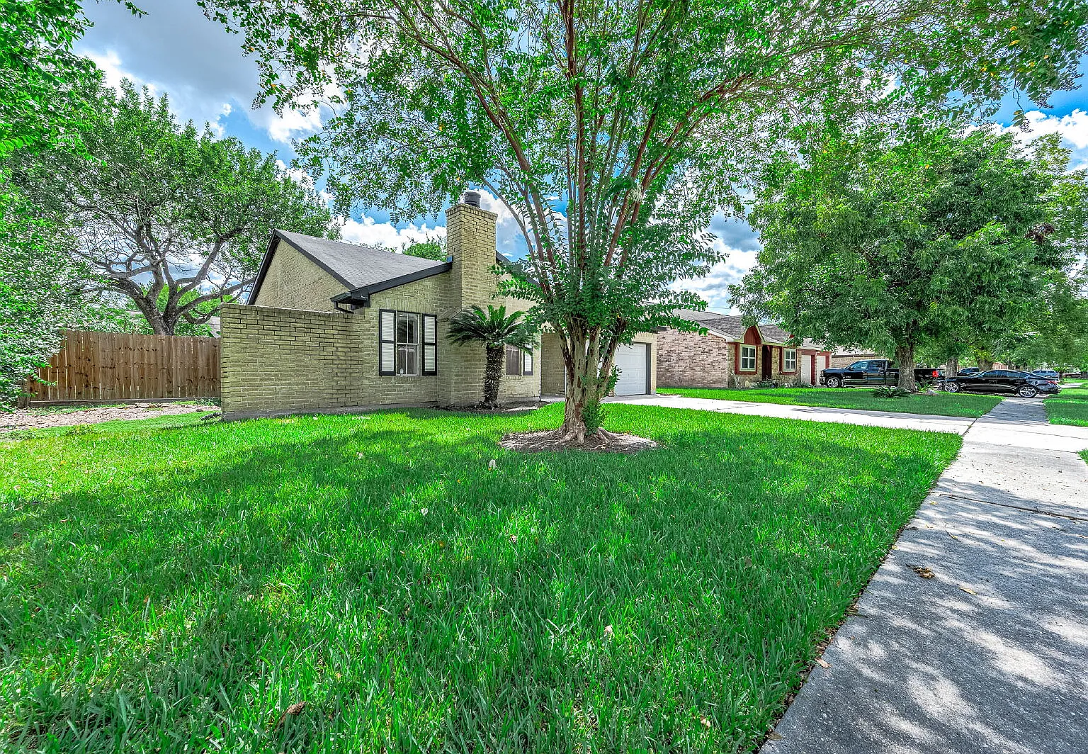 4 bed, 2.0 bath, 1913 sqft, $1,850 — Photo 3