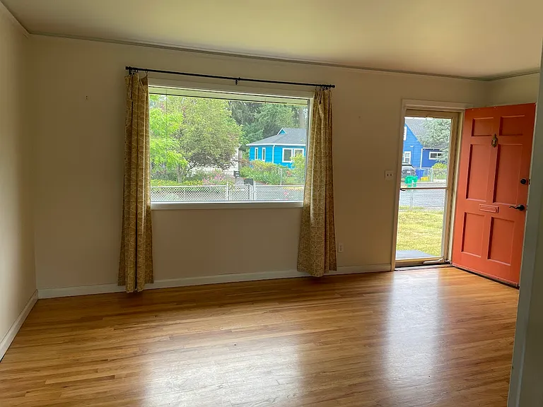 10625 SE Boise St — Photo 6