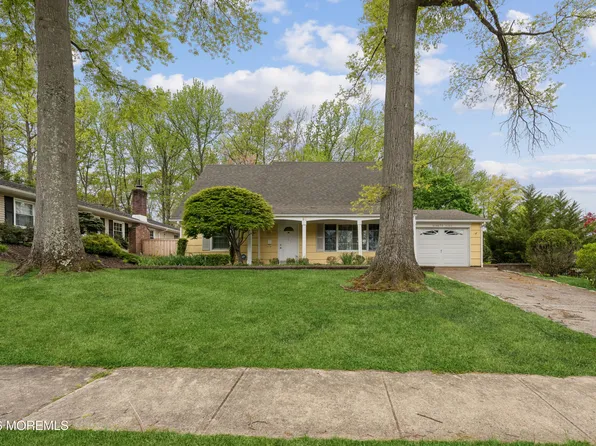 95 Warren Drive, Aberdeen, NJ 07747