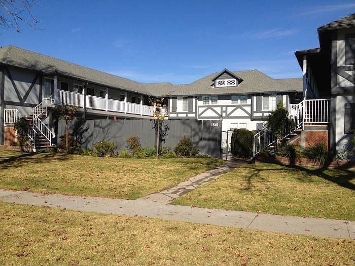 1841 Riverside Drive