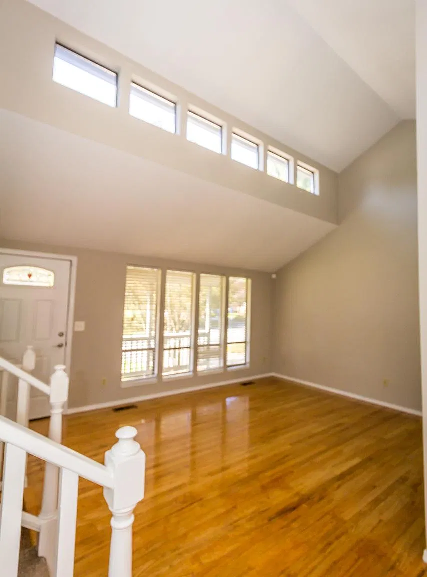 3 bed, 1330 sqft, $3,500 — Photo 3