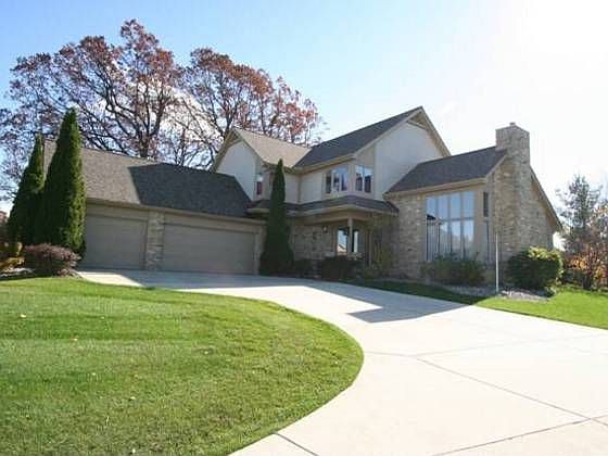 1st image of 711 Cambridge Cir