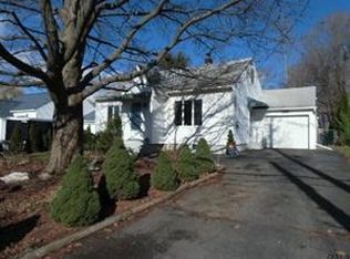 2905 Windermere Rd, Schenectady, NY 12304