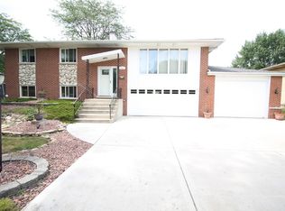 6525 Linden Dr, Oak Forest, IL 60452