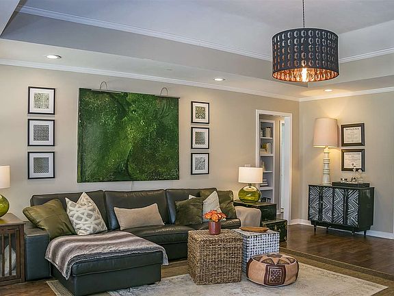 4th image of 321 Tealwood Dr
