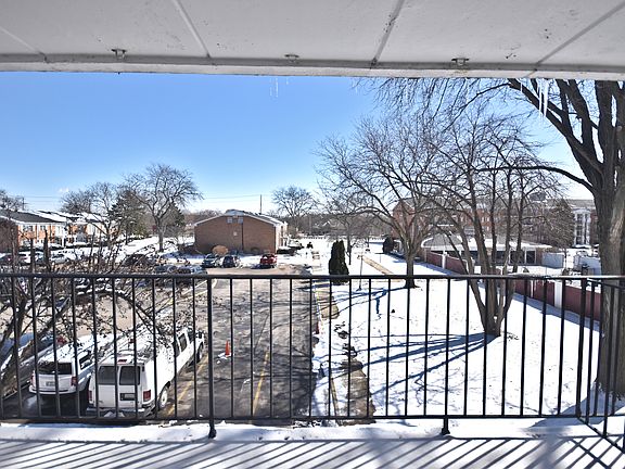 3rd image of 1110 N Farnsworth Ave APT 213