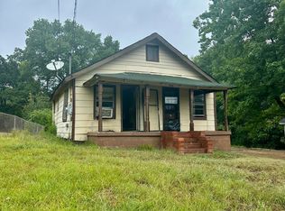 1030 Pine Hill St, Grenada, MS 38901