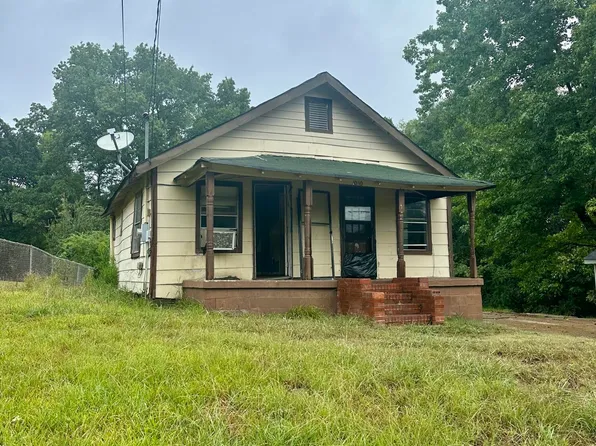 1030 Pine Hill St, Grenada, MS 38901