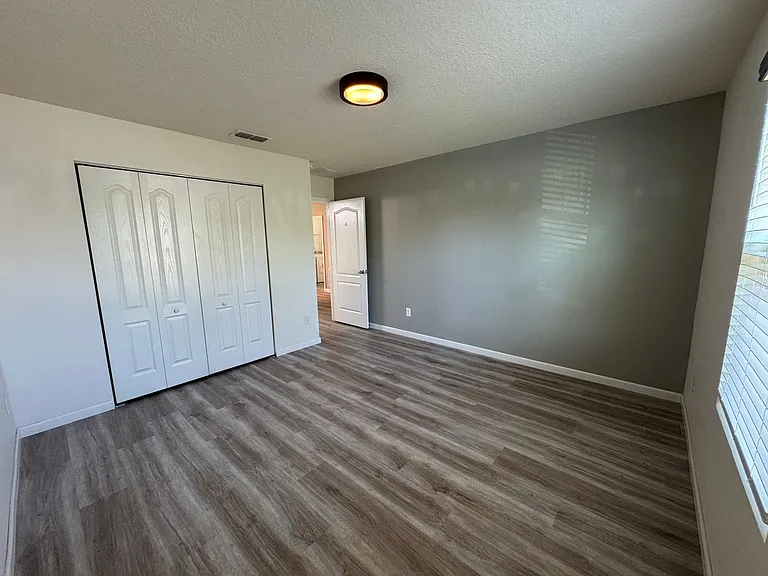 217 Brooklet Cir — Photo 5