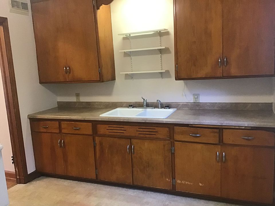 1st image of 6100 W Lisbon Ave #1