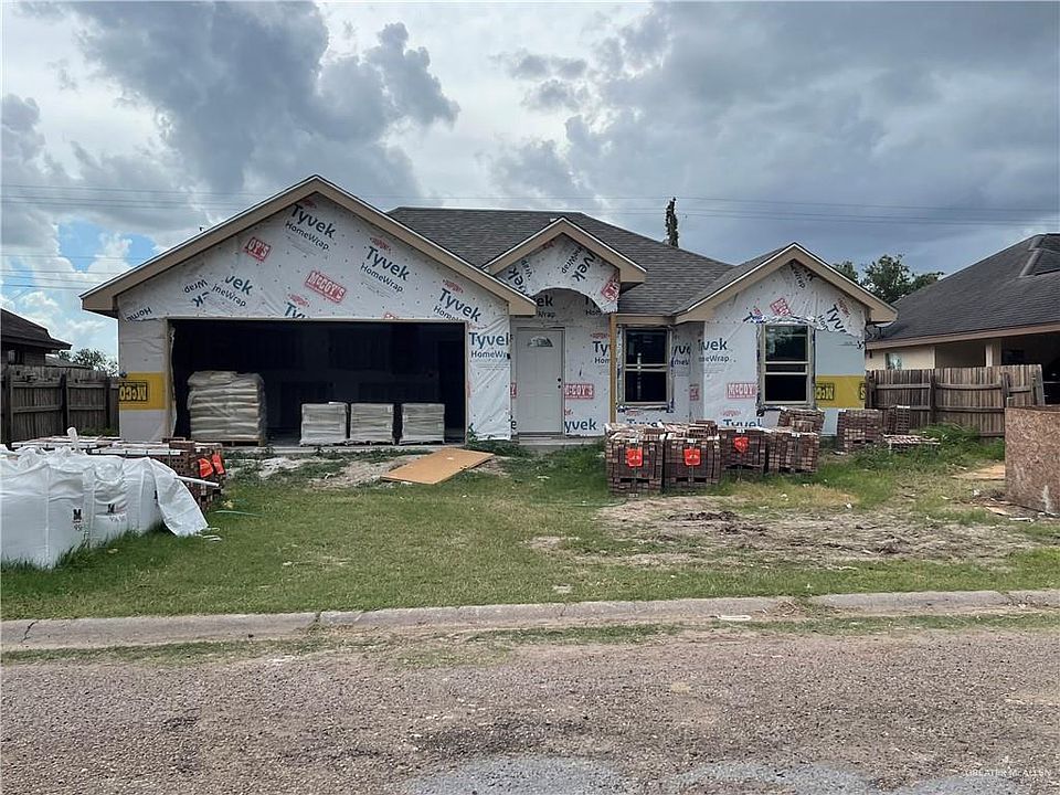 2nd image of 308 Coconut Palm Ave