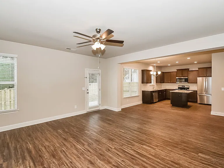 279 Faron Dr SW — Photo 5