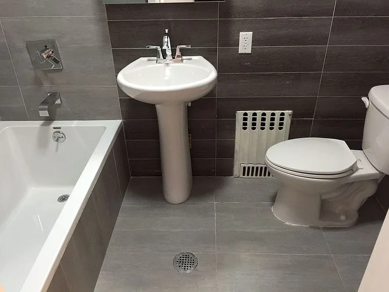 1250 De Kalb Ave #3R — Photo 8