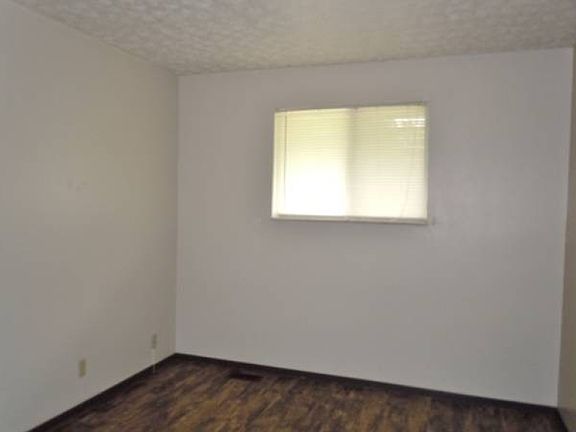 4th image of 809 Patty Dr APT B