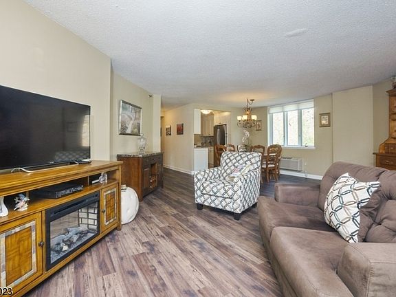 5th image of 10 Smith Manor Blvd APT 420
