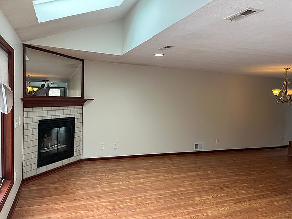 4th image of 6048 Calm Lake Dr