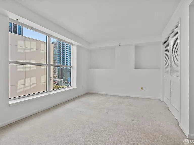 400 Beale St #1310 — Photo 10