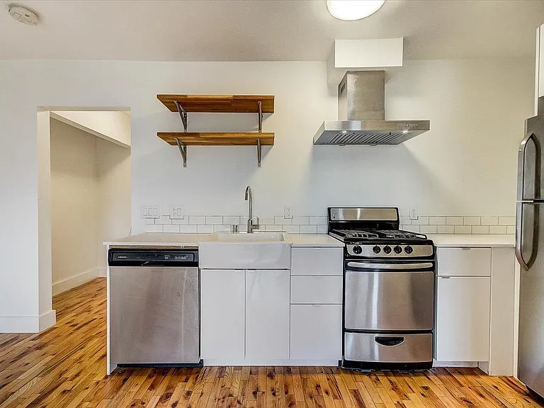 128 N Rampart Blvd #5 — Photo 2