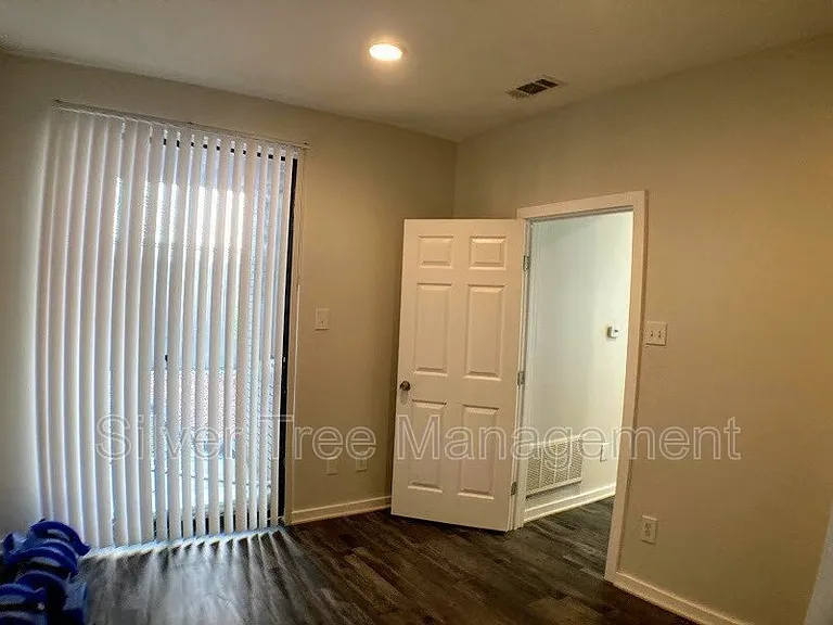 4015 Bowser Ave #C — Photo 10