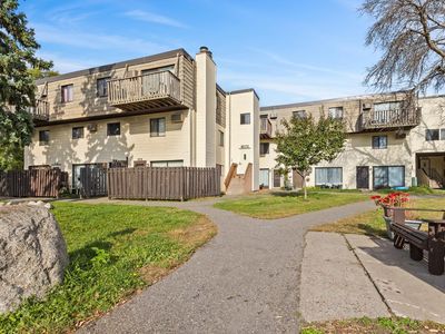 7468 72nd Ln N APT 302, Brooklyn Park, MN, 55428