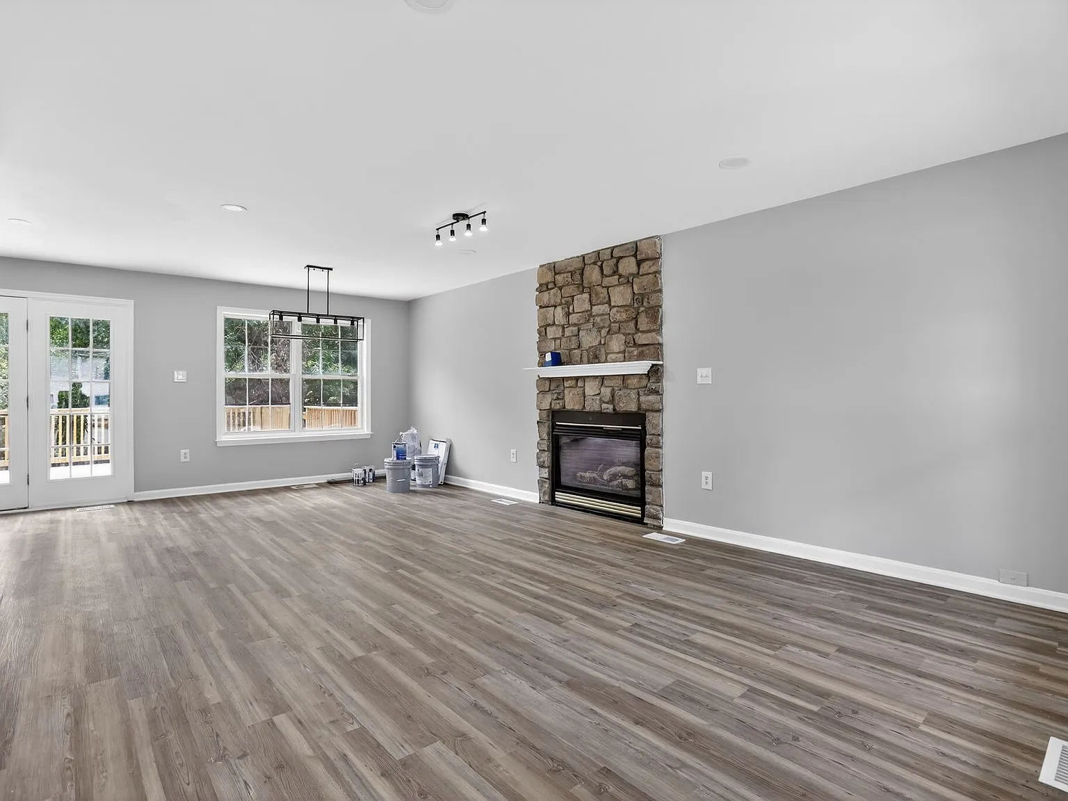 3 bed, 2.5 bath, 1590 sqft, $2,895 — Photo 2