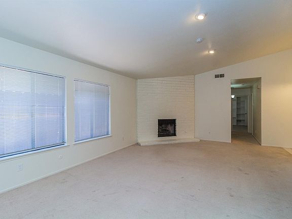 5th image of 5458 N Del Mar Ave APT 102