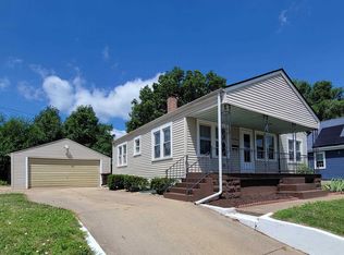 1111 S 10th St, Pekin, IL