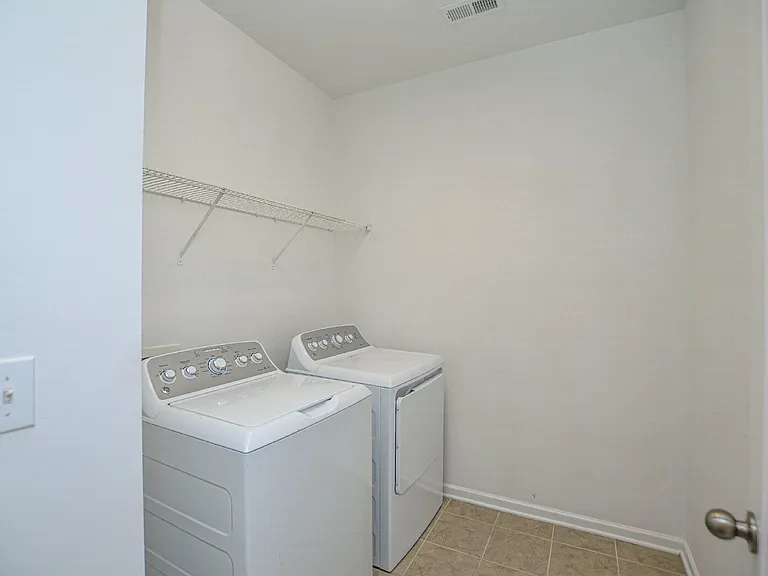 313 Annandale Dr — Photo 14
