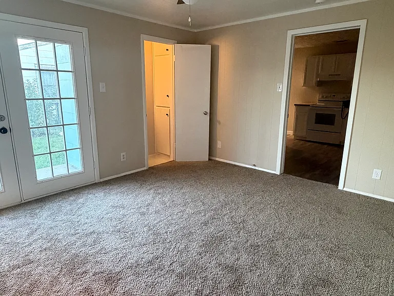 226 Saint Johns St — Photo 11