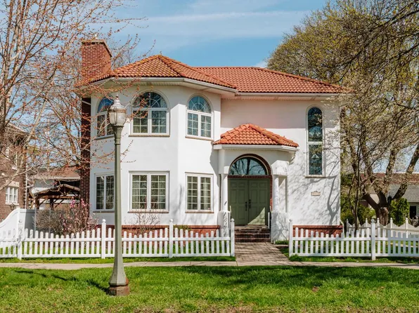 921 W Main STREET, Lake Geneva, WI 53147