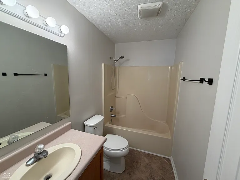 411 Garden Grace Dr — Photo 33