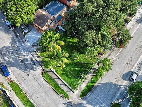 4th image of 280 NW 33rd St