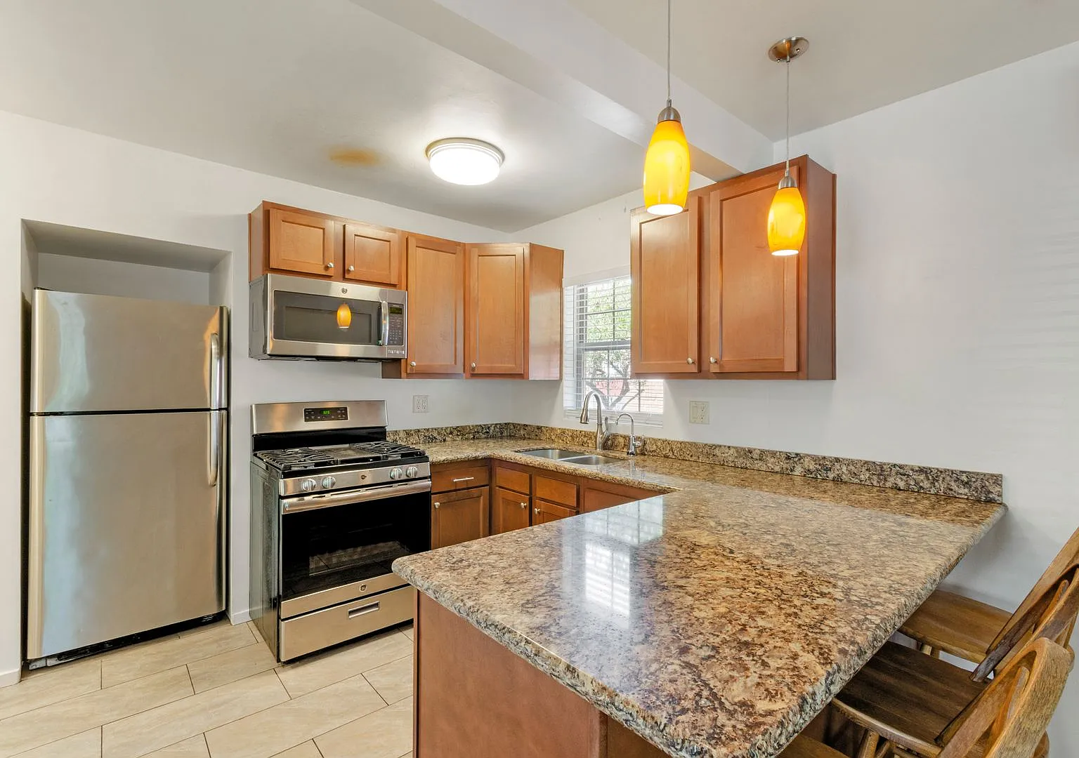 Perfect Home For College Students! 3 Bed 2 Bath! — Photo 2