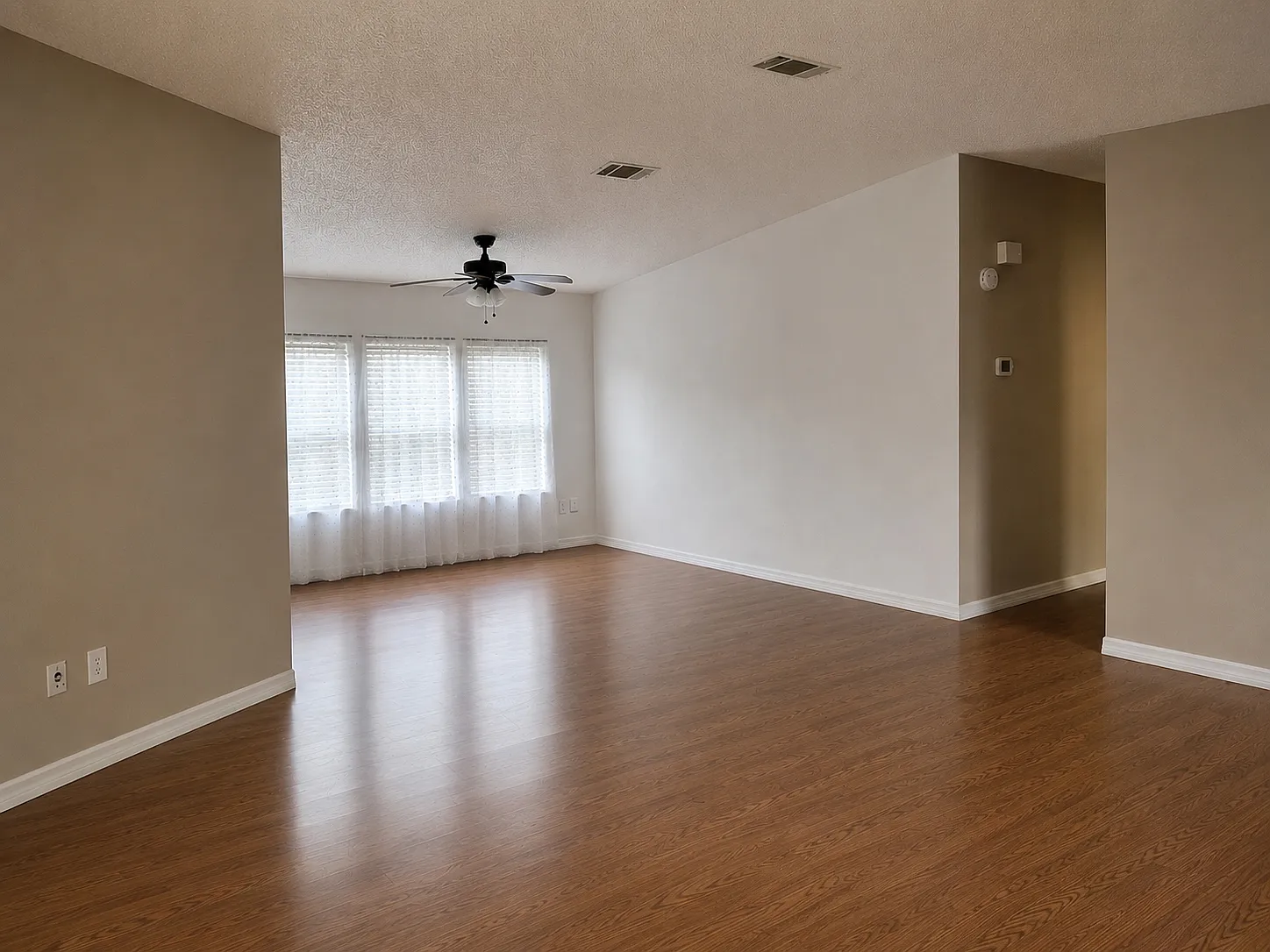 2 bed, 1988 sqft, $1,795 — Photo 2