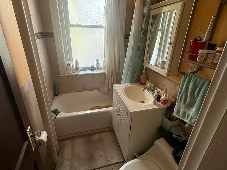 28 Quint Ave #34 — Photo 8